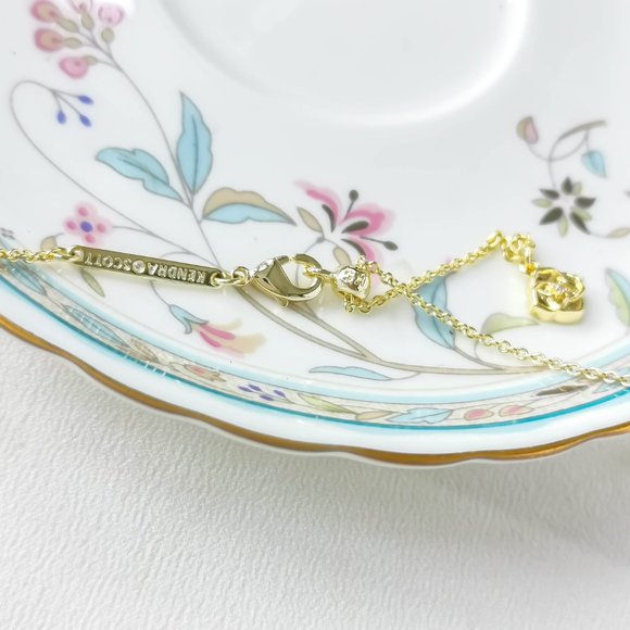 Kendra Scott. Elisa Cat Gold Iridescent Drusy Pendant Necklace - Picture 3 of 3